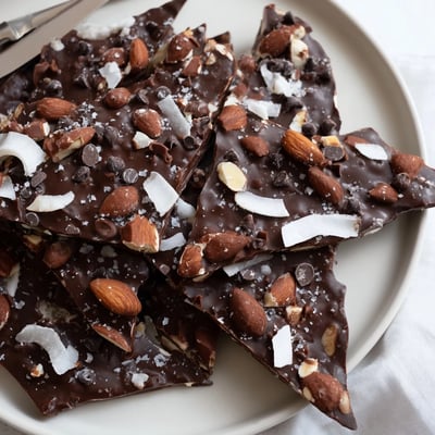 Creamy melted chocolate layered over sweet banana slices topped with crunchy almonds